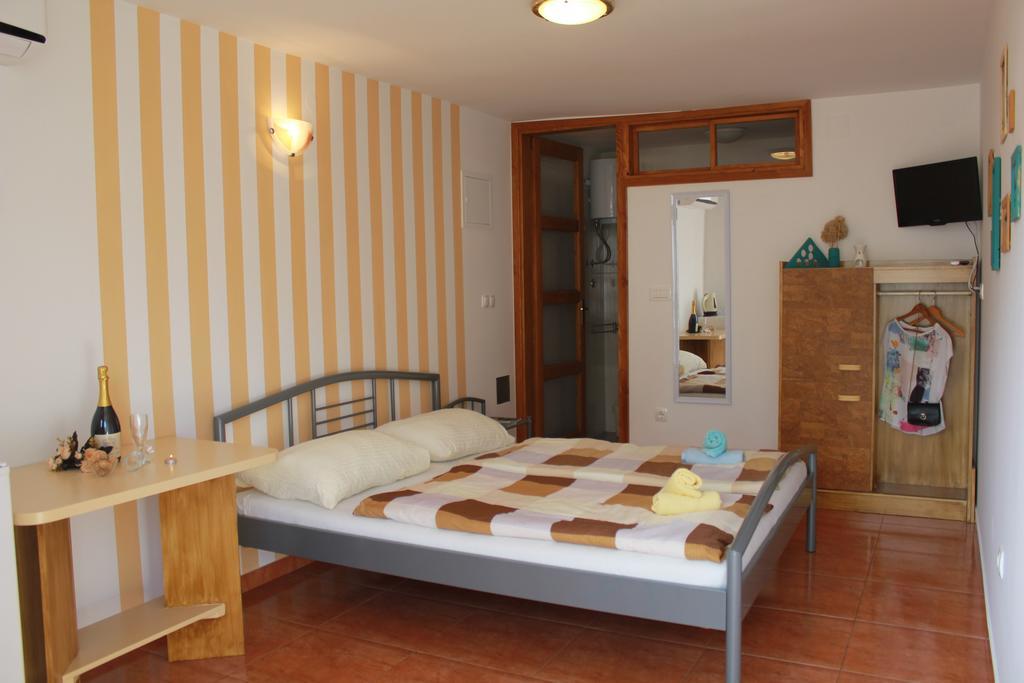 Rooms Bellina Skradin Buitenkant foto